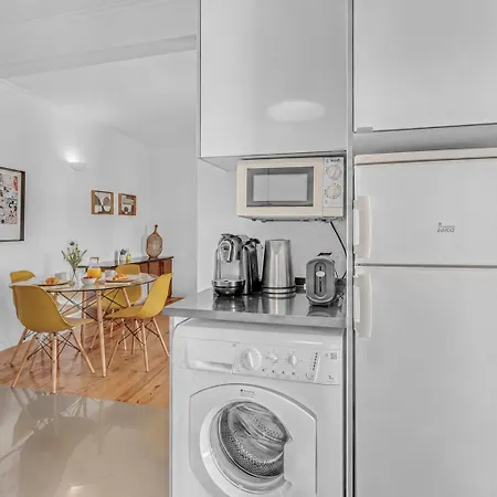 Sunny Balcony In Historic | Homeful Homes Apartman *