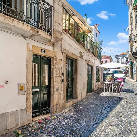 Sunny Balcony In Historic | Homeful Homes Apartman *