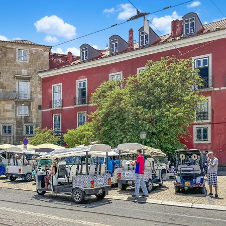 Sunny Balcony In Historic | Homeful Homes * Lisboa